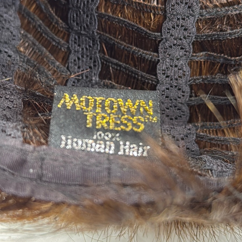 Wig - Picture 4 of 6